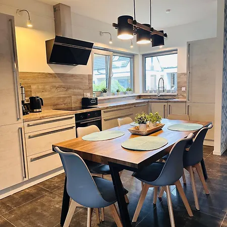 Sofia Sol House Дом отдыха Тшенсач